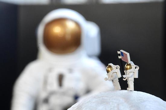 ���̫���^�����e�k�ĵ���չ�[�У��[�ŵ���T���͵Ę�(l��)��ģ�ͩ@ҕ�X(ju��)�Ї�(gu��)