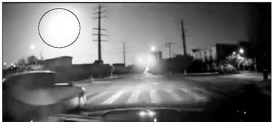 ↑圓圈處為疑似隕石